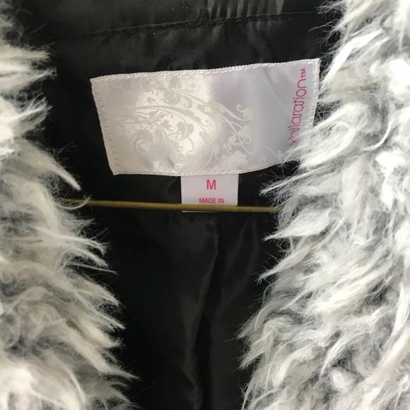 Xhilaration fur coat - Picture 3 of 6
